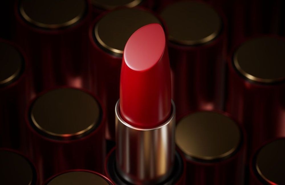 Histoire d’une pièce : le rouge à lèvres, un objet de beauté désiré comme contesté
