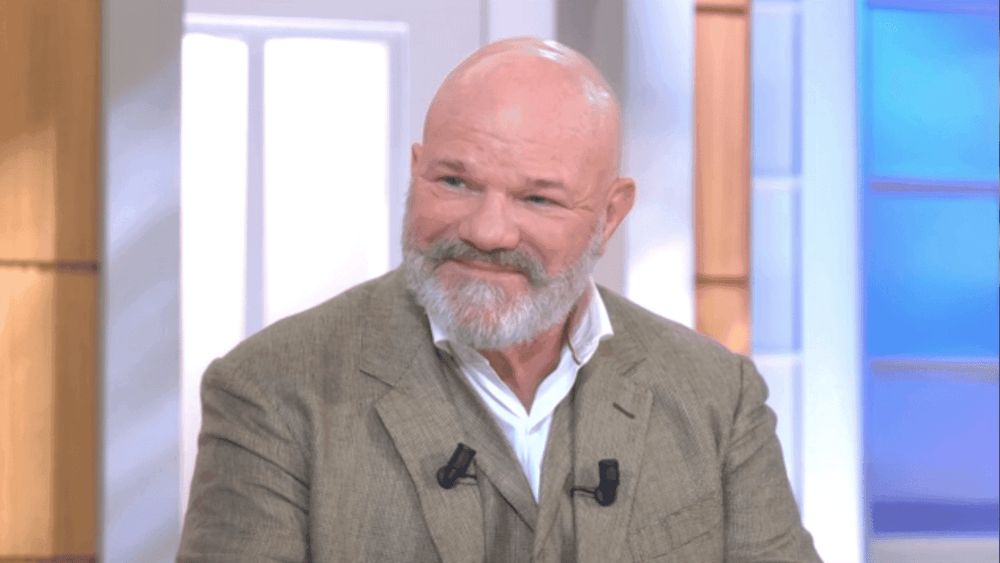 "Je l'aime" : Philippe Etchebest adresse une émouvante déclaration à sa femme Dominique sur le plateau de Mohamed Bouhafsi