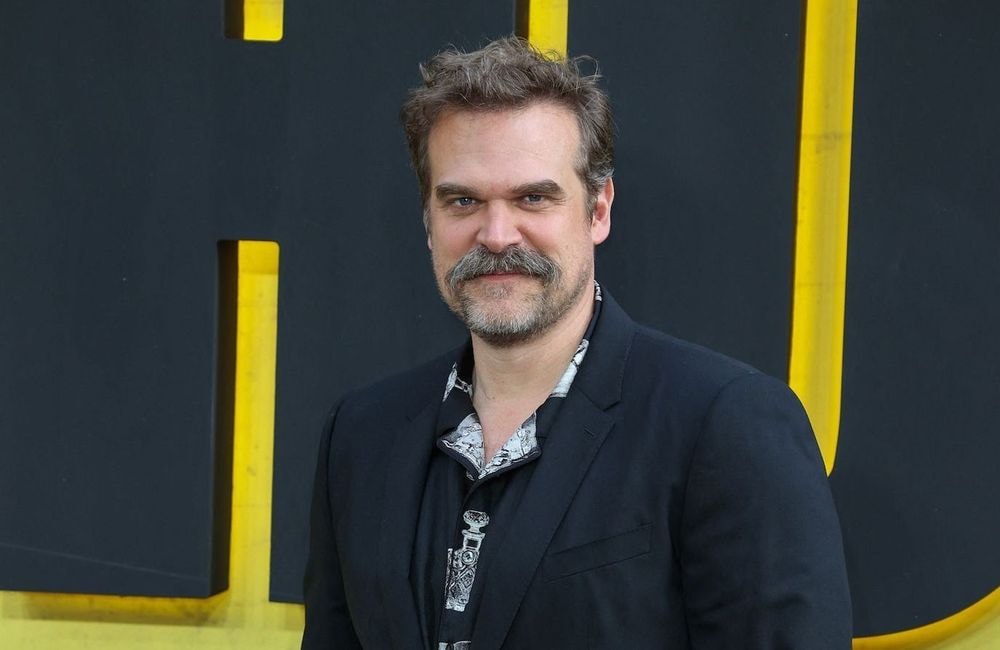 Harcèlement, révélations choc de Lily Allen : David Harbour de « Stranger Things » est dans la tourmente