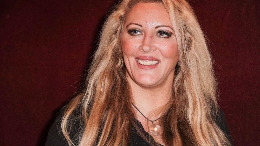 Violette, la maman de Loana, réagit à l’annonce du décès brutal de sa fille : “Tout a basculé en décembre”