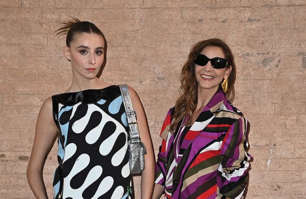Clotilde Courau et Vittoria de Savoie : mère et fille complices lors d’une soirée parisienne