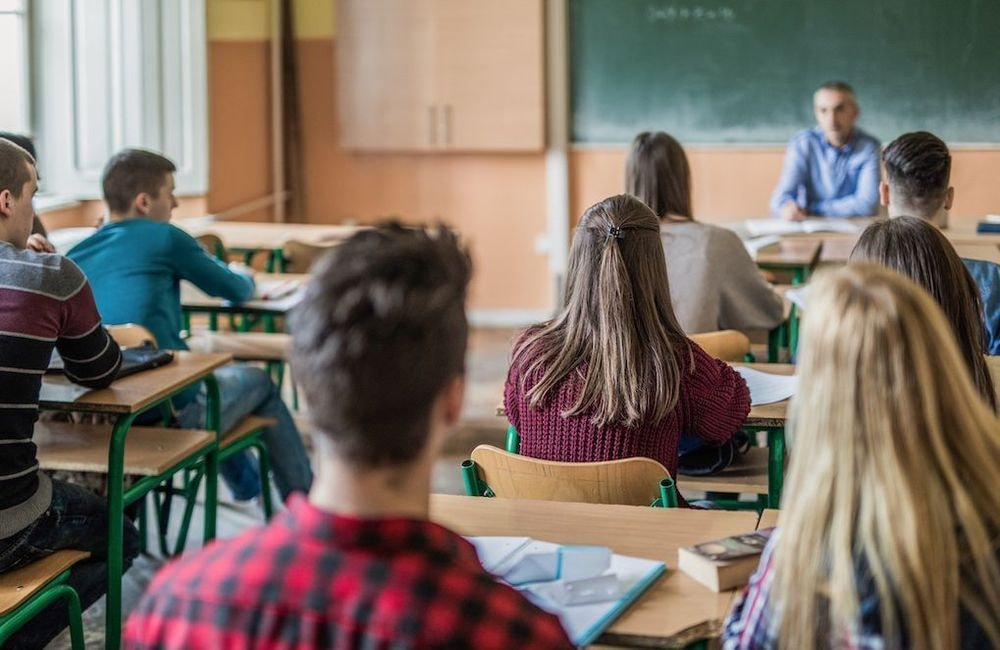 Éducation : que contiennent les mesures du « choc des savoirs » publiées au « Journal officiel » ?