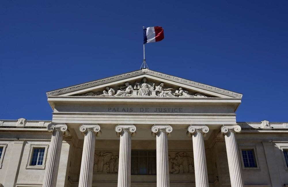 L’influenceur « Redha JR » placé en détention provisoire pour « tentative de meurtre sur conjoint »