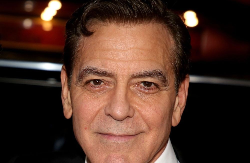 « On dirait que je traverse une horrible crise de la quarantaine » : George Clooney revient avec humour sur sa coloration des cheveux