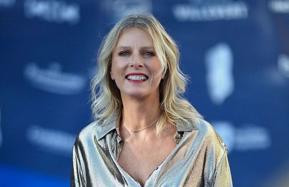 « Plus de peur que de mal » : Karin Viard donne de ses nouvelles après son accident de ski
