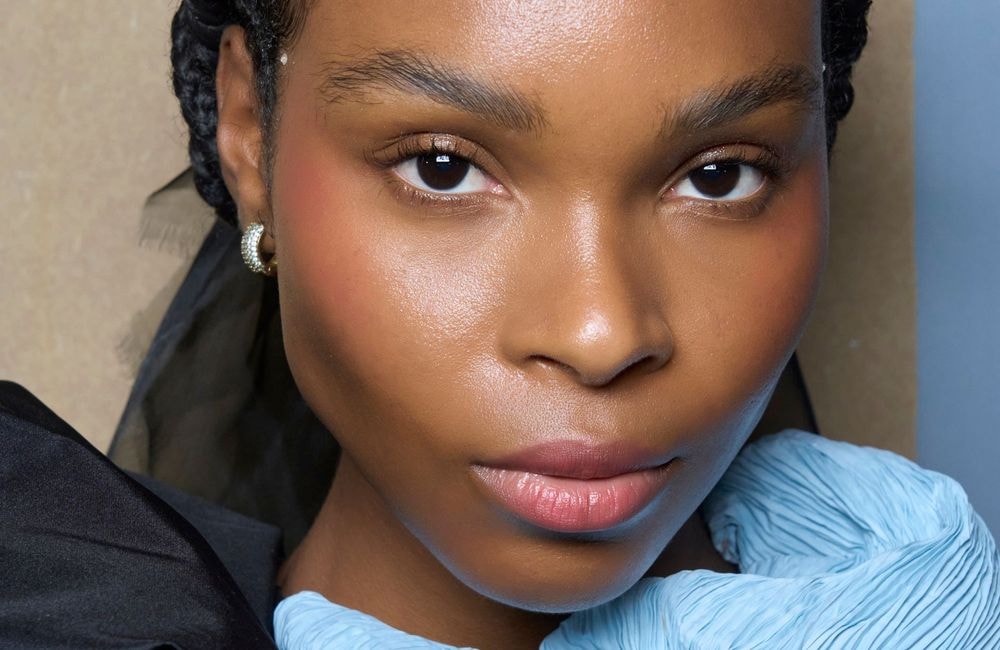 Contouring VS bronzing, une makeup artist nous aide à faire la différence