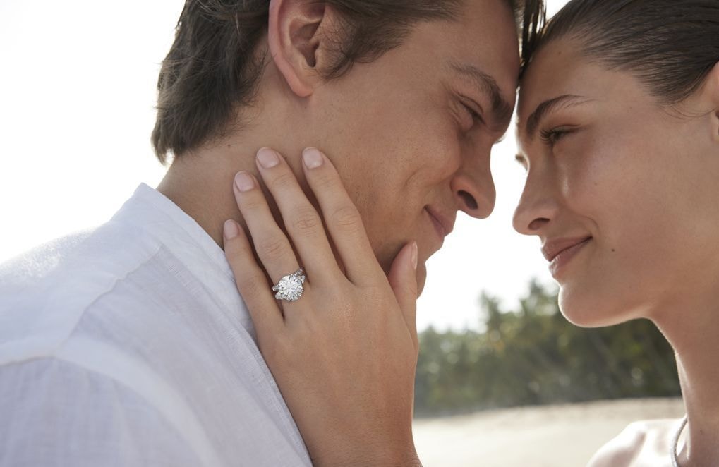 Le top Grace Elizabeth, star de la dernière campagne mariage Graff