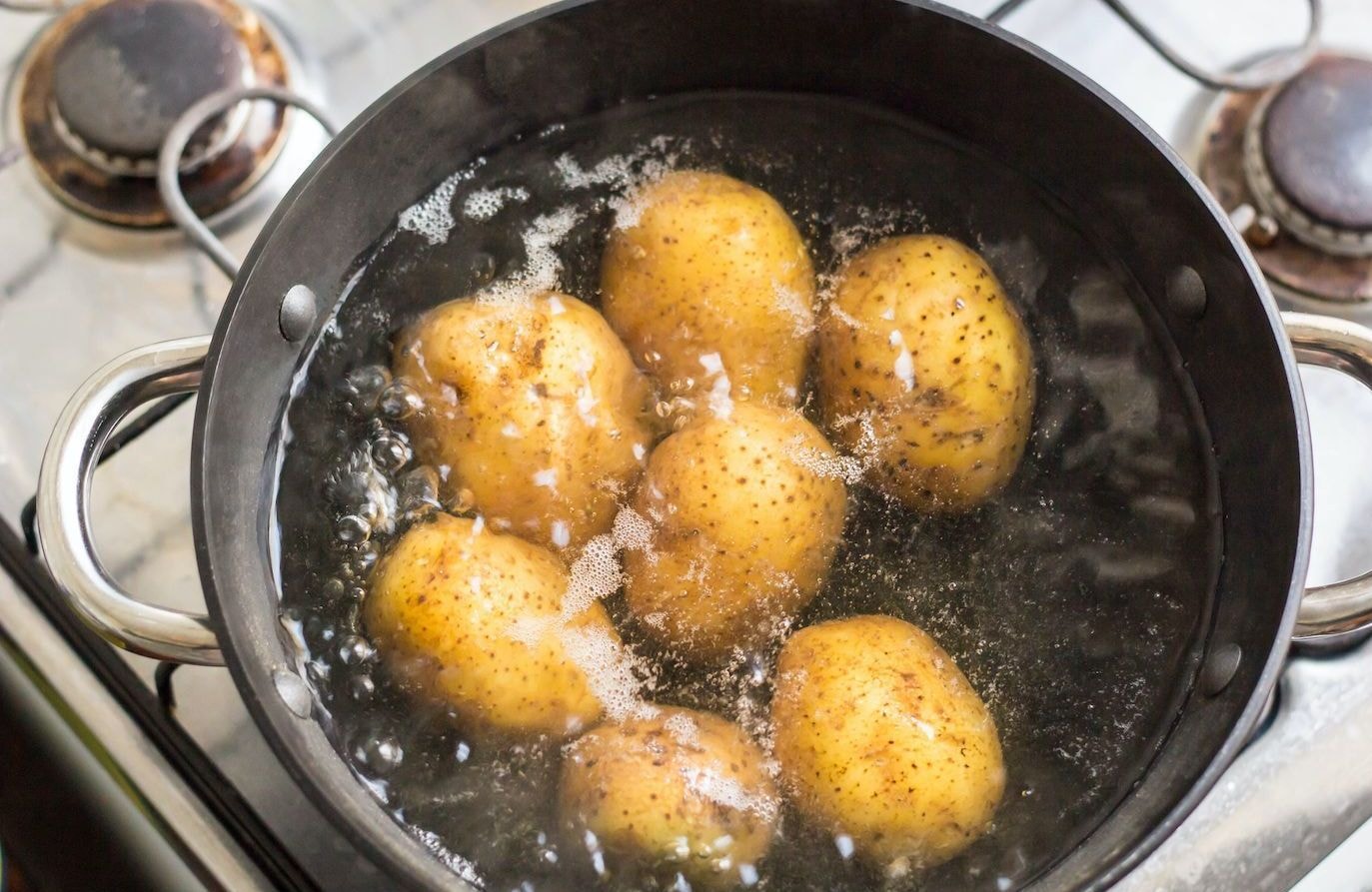 Fini le gaspillage : et si on réutilisait nos eaux de cuisson ?