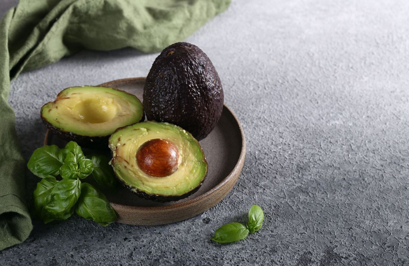 Avocat : peut-on manger les parties brunes sans risque ?