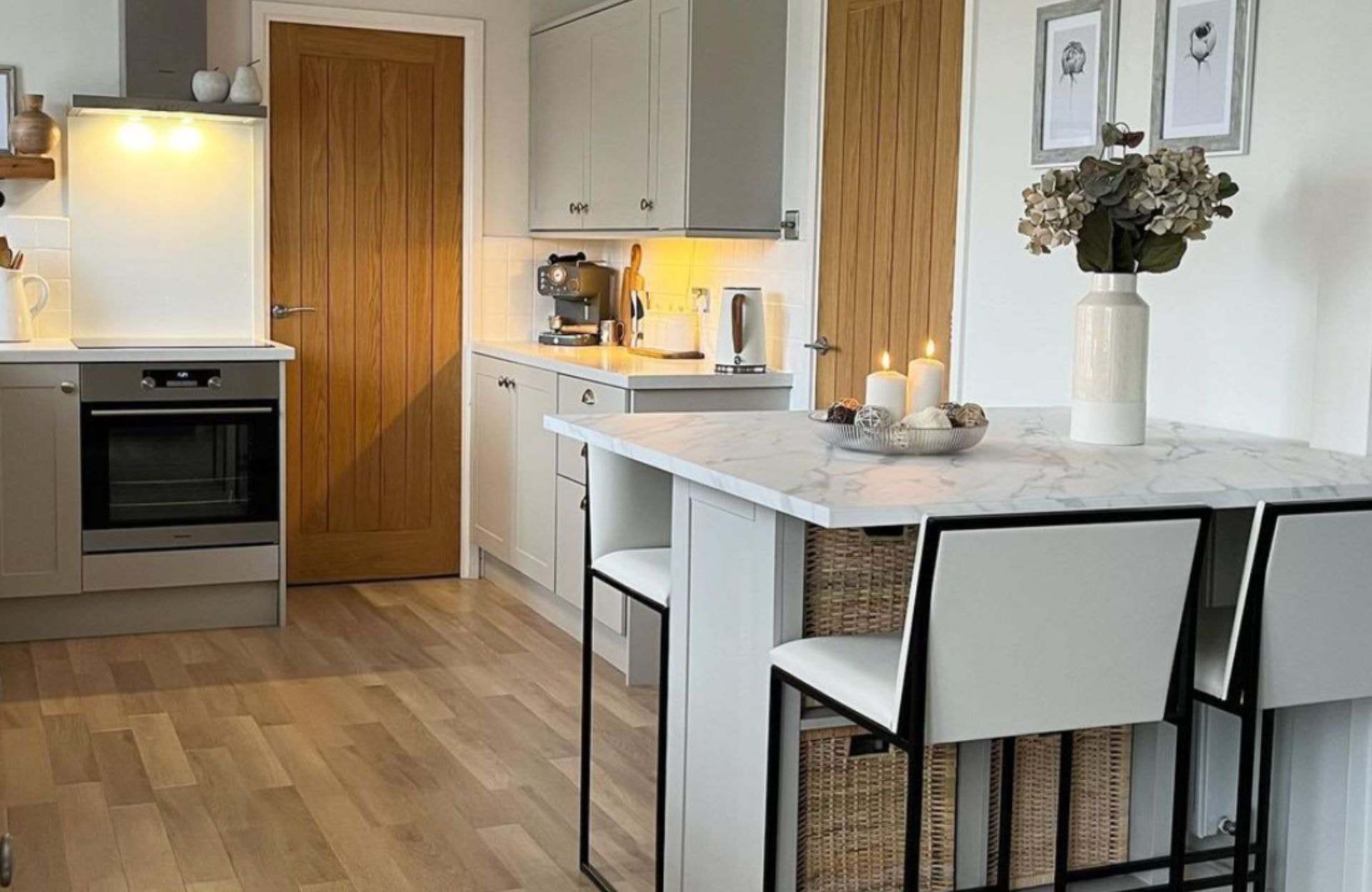 IKEA Hack : comment transformer l’étagère KALLAX en îlot de cuisine design