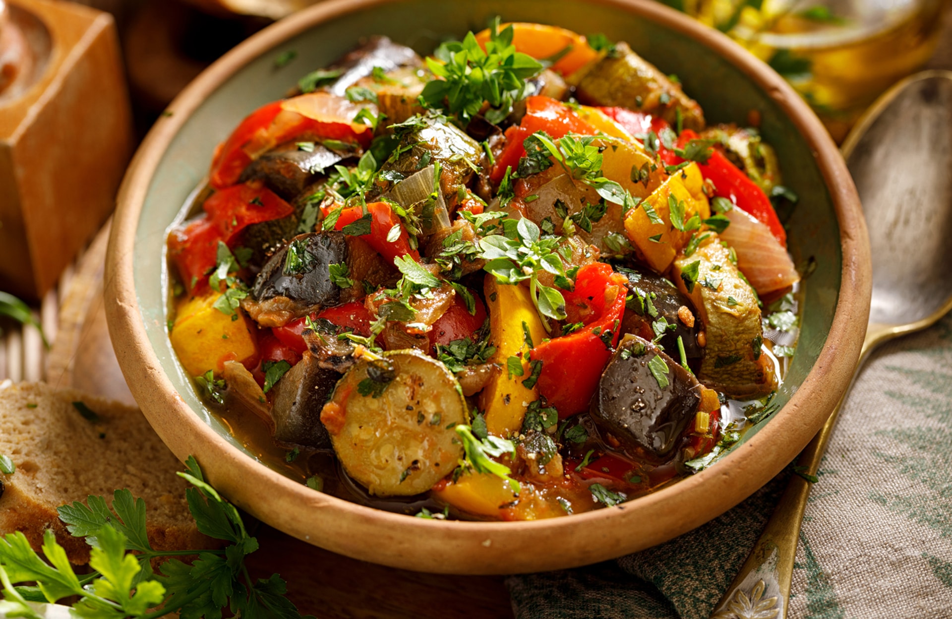 Saveurs de vacances : Comment faire une ratatouille maison que vous jalousera votre grand-mère ?
