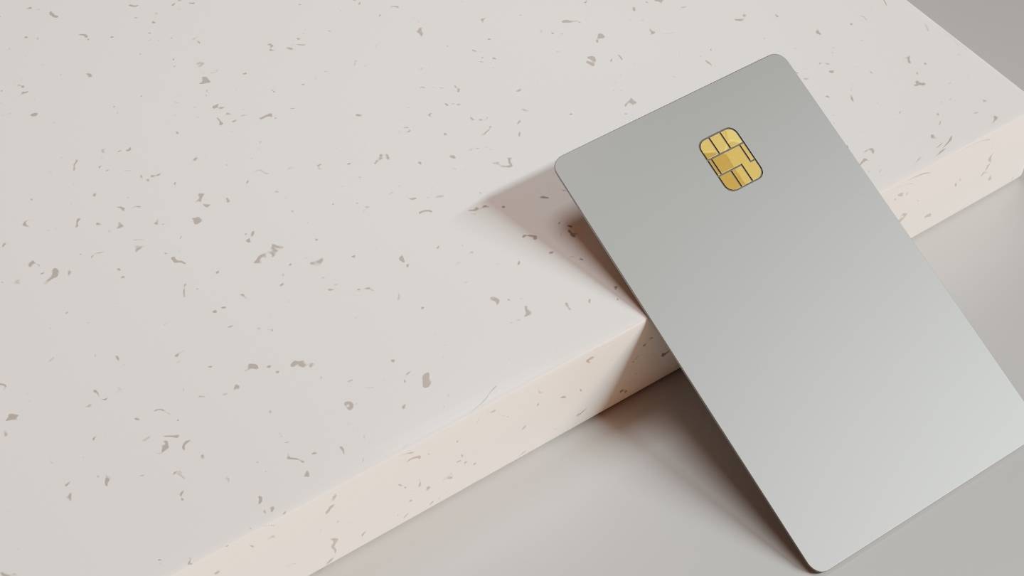 Carte bancaire : pourquoi les chiffres en relief ont (presque) disparu