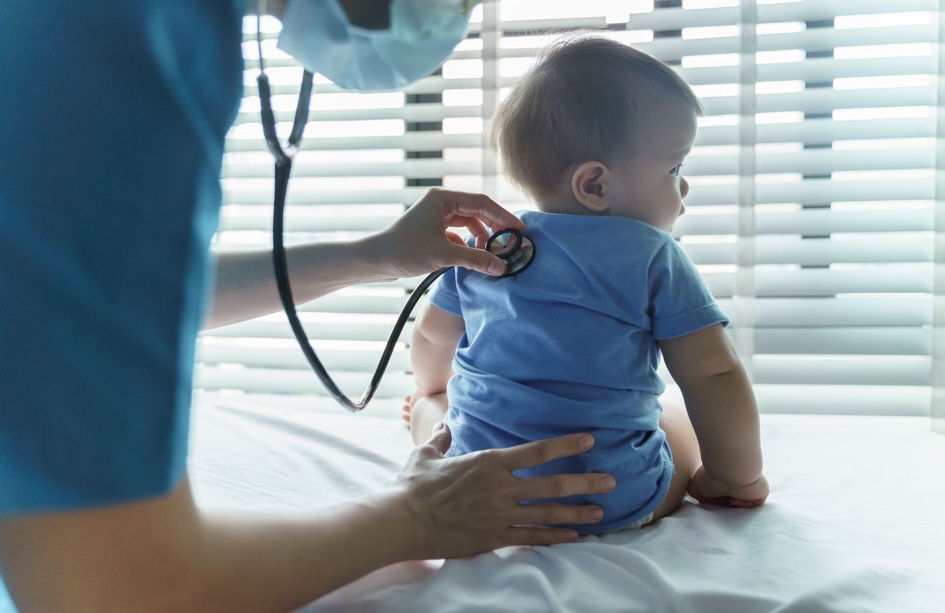 Bronchiolite : des maternités contraintes de trier les bébés par manque de traitement