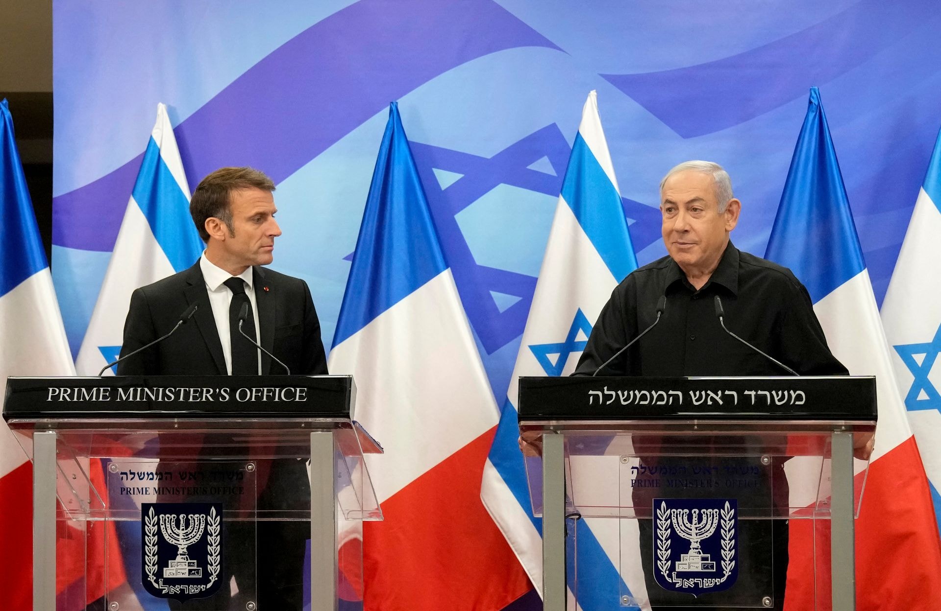 Condoléances, otages, coalition… Ce qu’il faut retenir de la visite d’Emmanuel Macron en Israël
