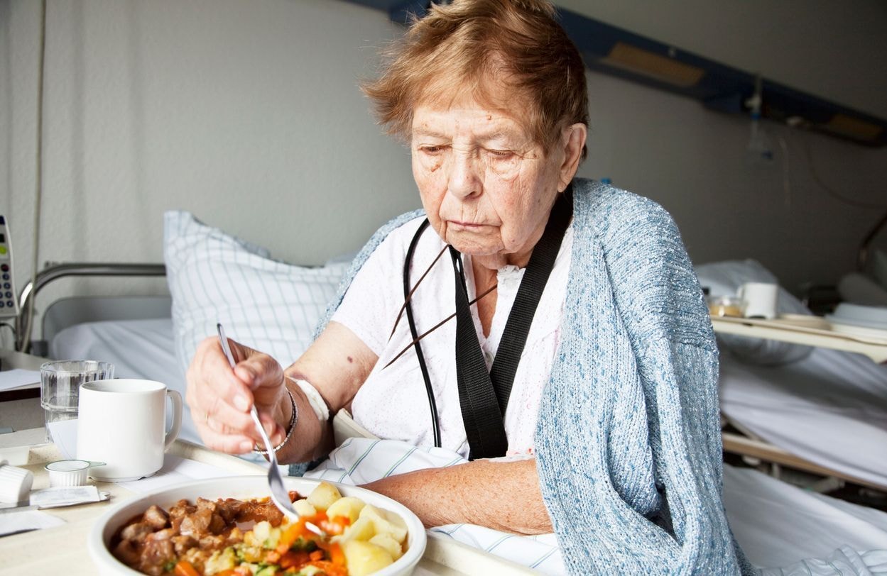 Ehpad : la qualité des repas pointée du doigt par 60 millions de consommateurs