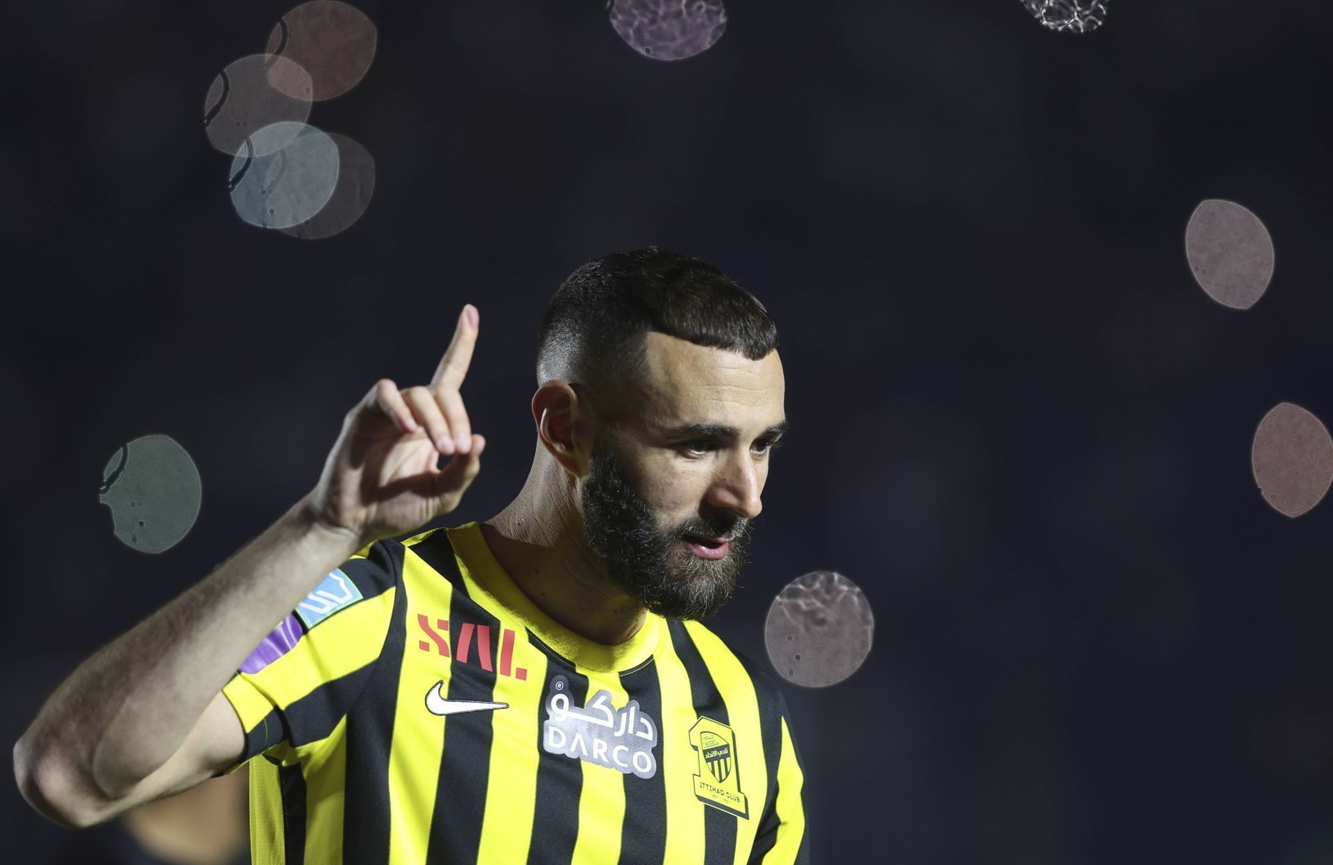 Karim Benzema envisage de porter plainte contre Gérald Darmanin qui l’accuse d’être lié aux Frères musulmans
