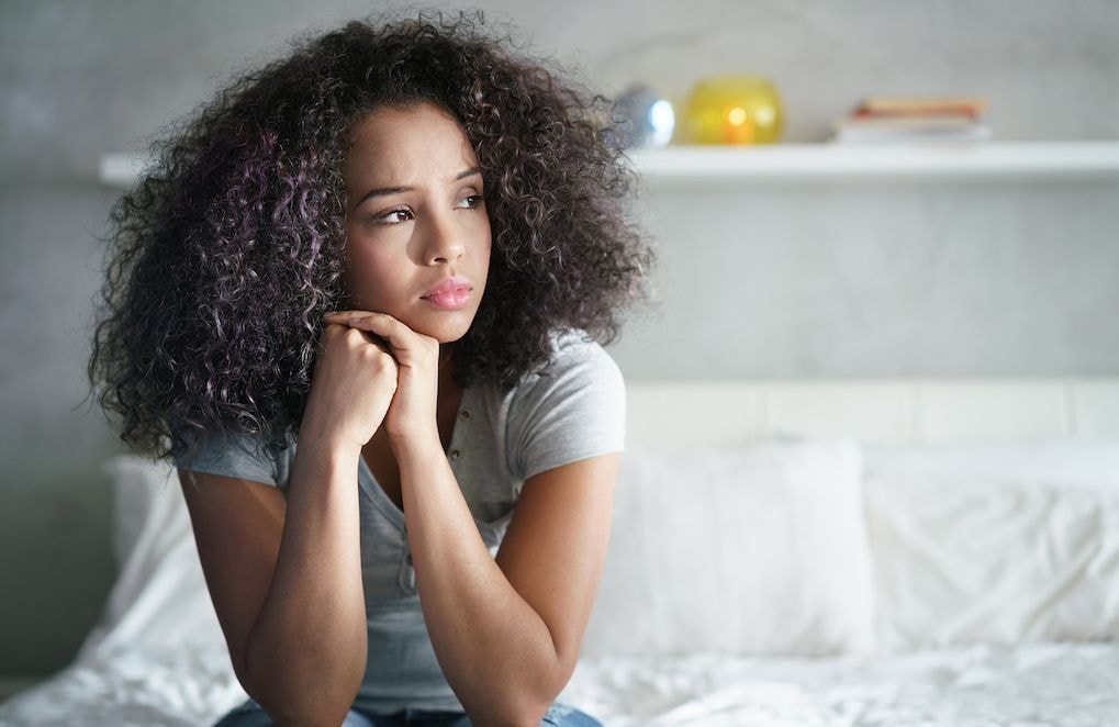 La solitude touche davantage les jeunes adultes que les seniors, contrairement aux idées reçues
