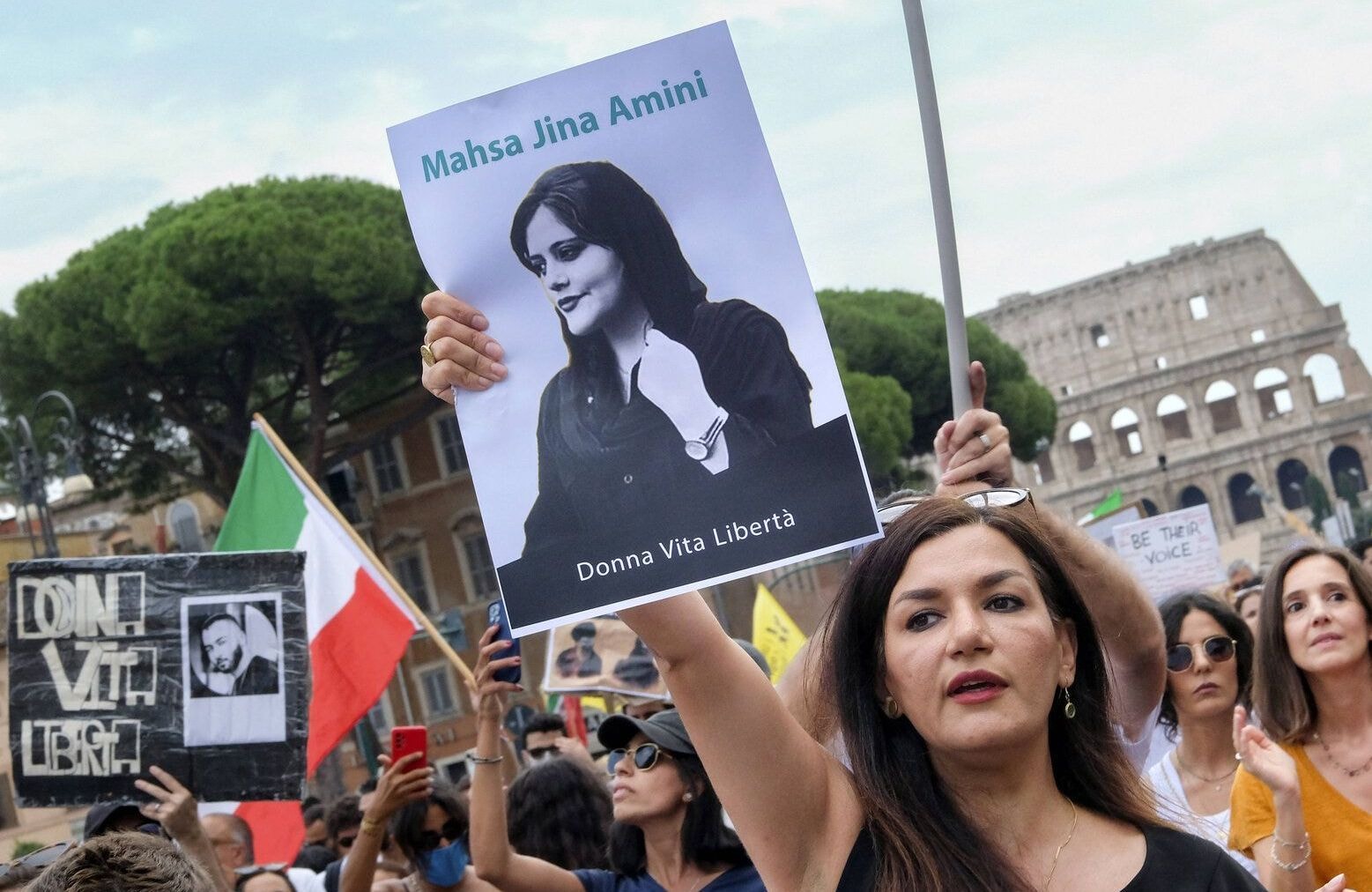 Le prix Sakharov décerné à Mahsa Amini et au mouvement des femmes en Iran