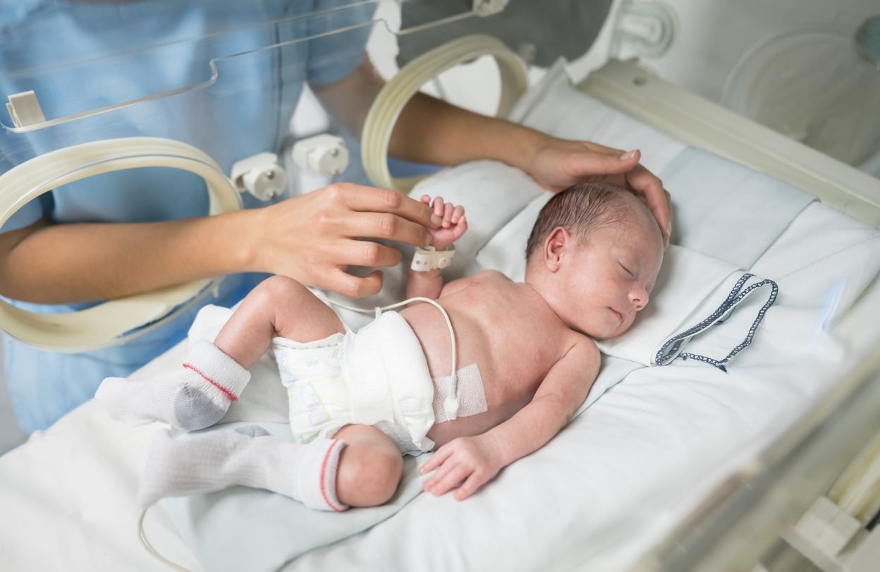 Semaines de 50 heures, manque de lits ou d’infirmiers… Débordés, les pédiatres néonatalogistes tirent la sonnette d’alarme