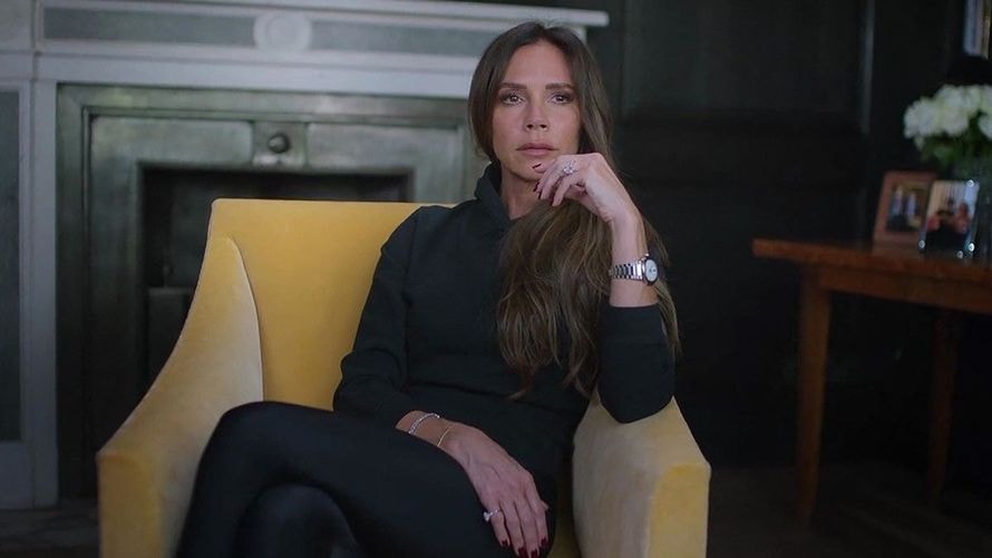 Victoria Beckham : on a retrouvé un dupe de l’ensemble sportwear à tomber qu’elle porte dans le documentaire « Beckham »