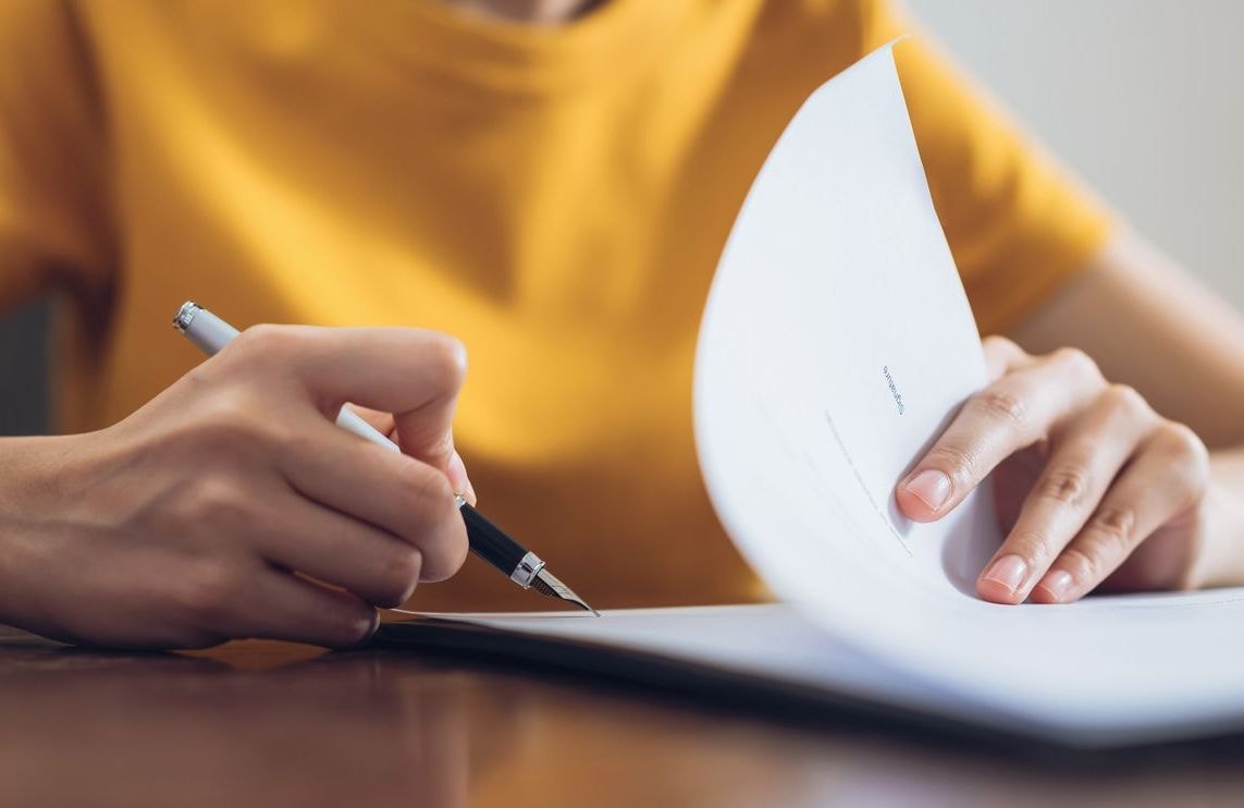 Je ne veux plus porter mon nom de famille, que dois-je faire ?
