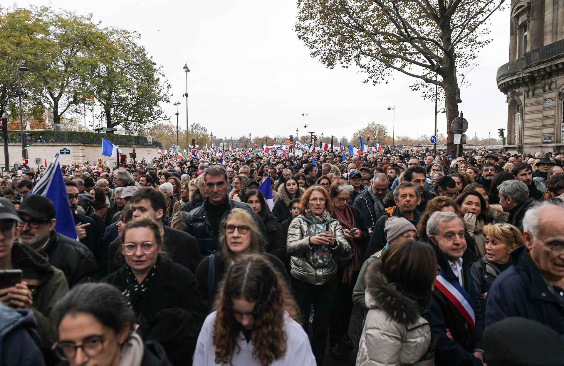 Marche contre l’antisémitisme : plus de 100.000 manifestants