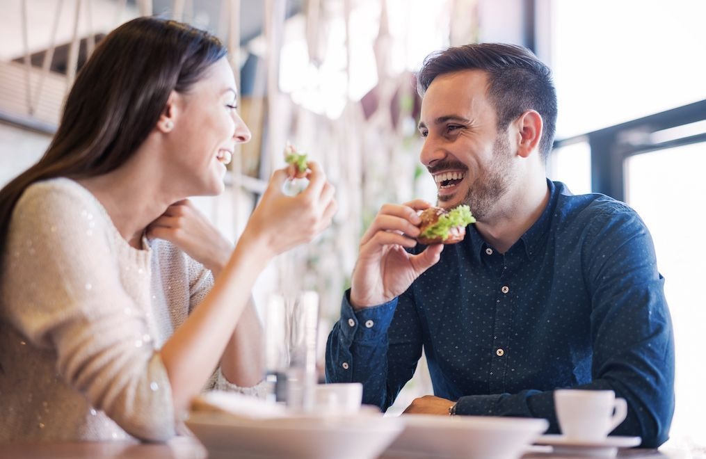 Qu’est-ce que la tendance du stack dating, pour des rencontres amoureuses plus apaisées ?