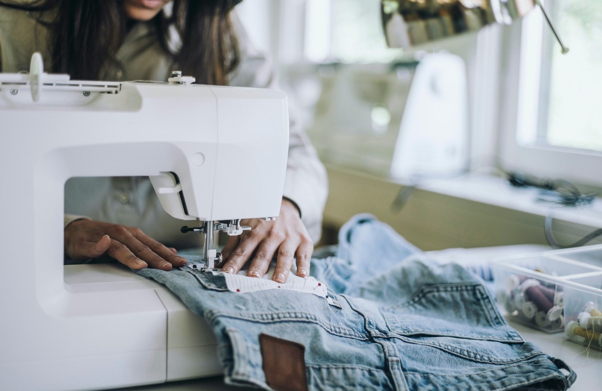 Qu’est-ce que le bonus de réparation, cette aide permettant de réparer ses vêtements à moindre frais ?