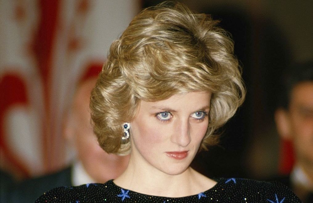 Cette robe de Lady Diana a été vendue plus d’un million d’euros aux enchères