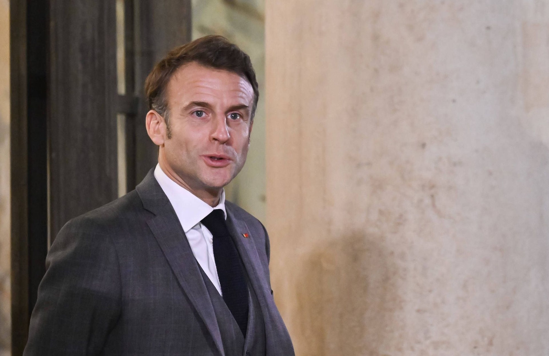 La fête de Hanouka célébrée à l’Élysée : pourquoi le symbole fait polémique ?