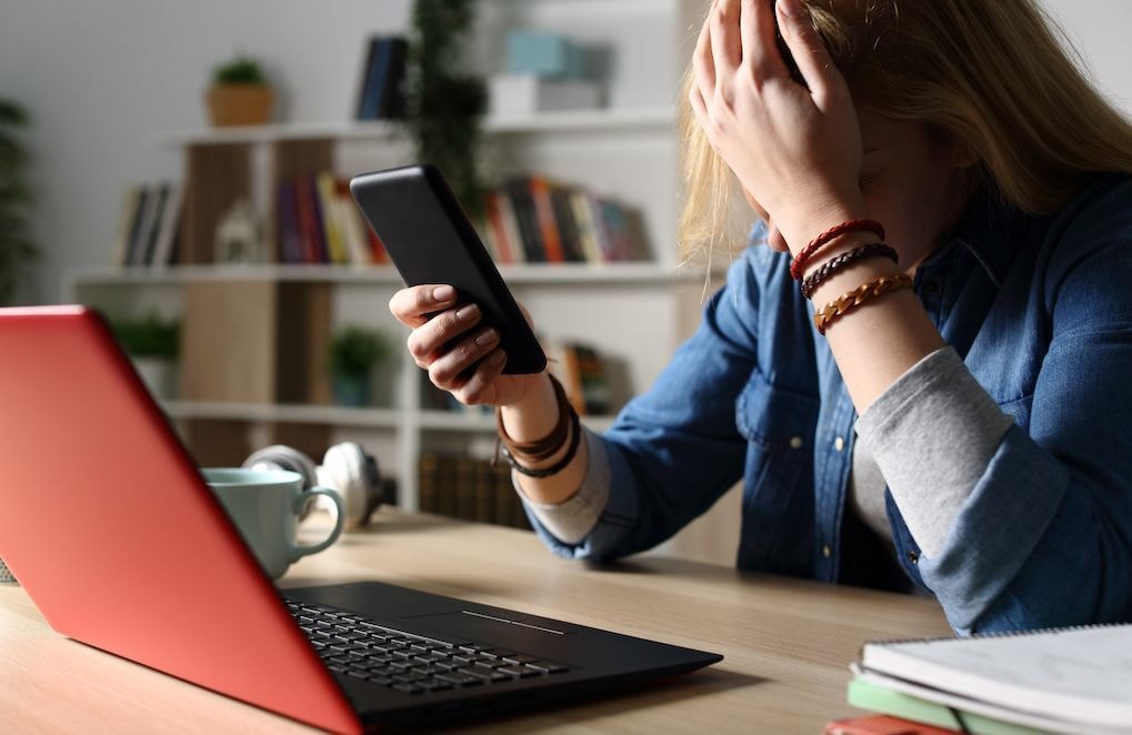 Le gouvernement met en place une ligne d’écoute pour les étudiants en détresse psychologique