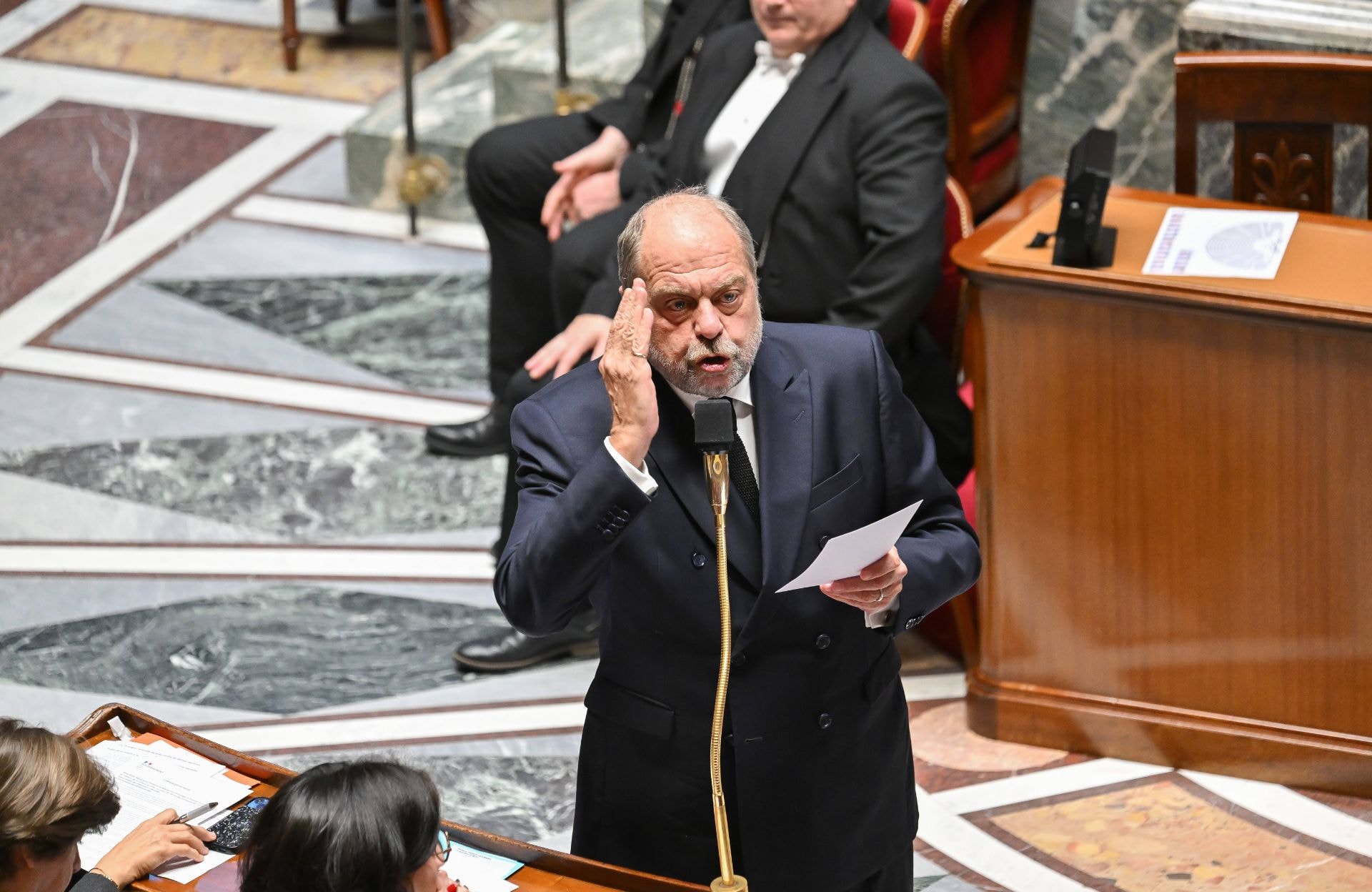 Parentalité : des sanctions pour les parents « défaillants », assure Éric Dupond-Moretti