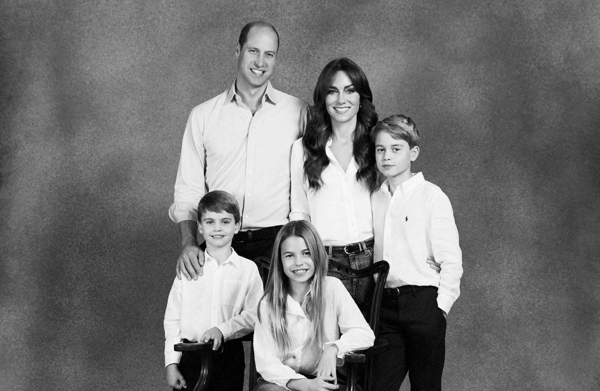Pourquoi le prince Louis est-il le seul à porter un bermuda sur la photo de Noël ?