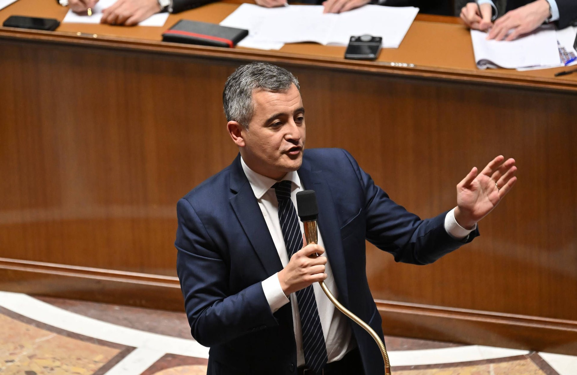 Projet de loi immigration rejeté à l’Assemblée : Gérald Darmanin présente sa démission à Emmanuel Macron qui la refuse