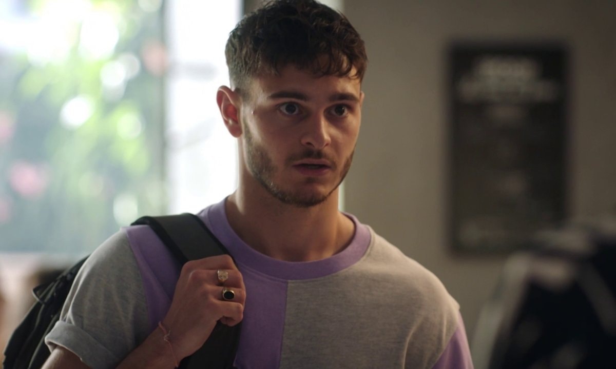 Demain Nous Appartient en avance du jeudi 4 janvier 2024 sur TF1… Nathan craque pour Lilou, Adeline reçoit un appel mystérieux
