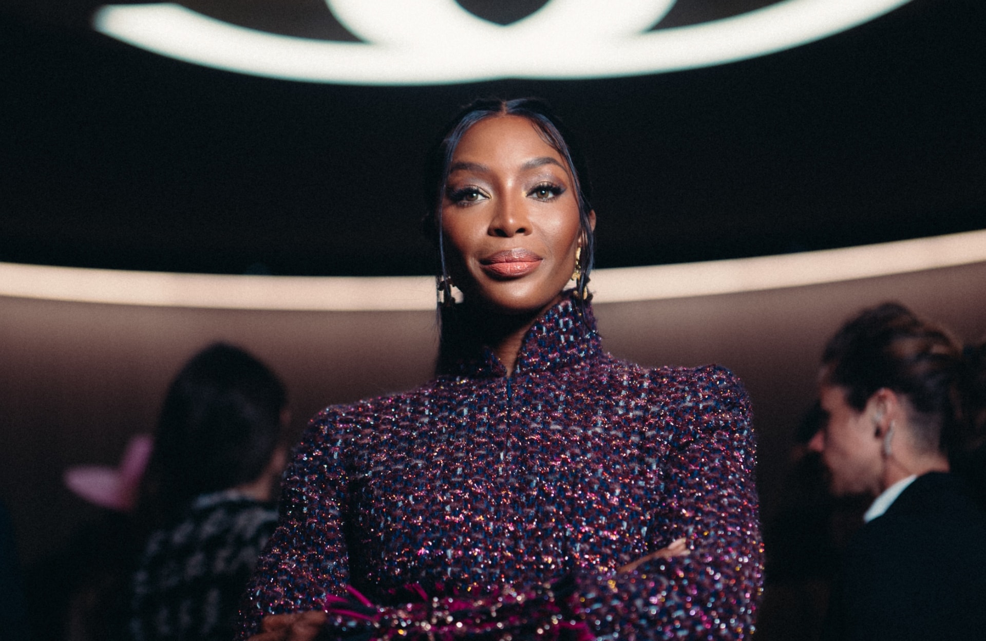 ELLE Debriefe – Fashion Week Haute Couture Jour 2 : Naomi Campbell au premier rang du défilé Chanel