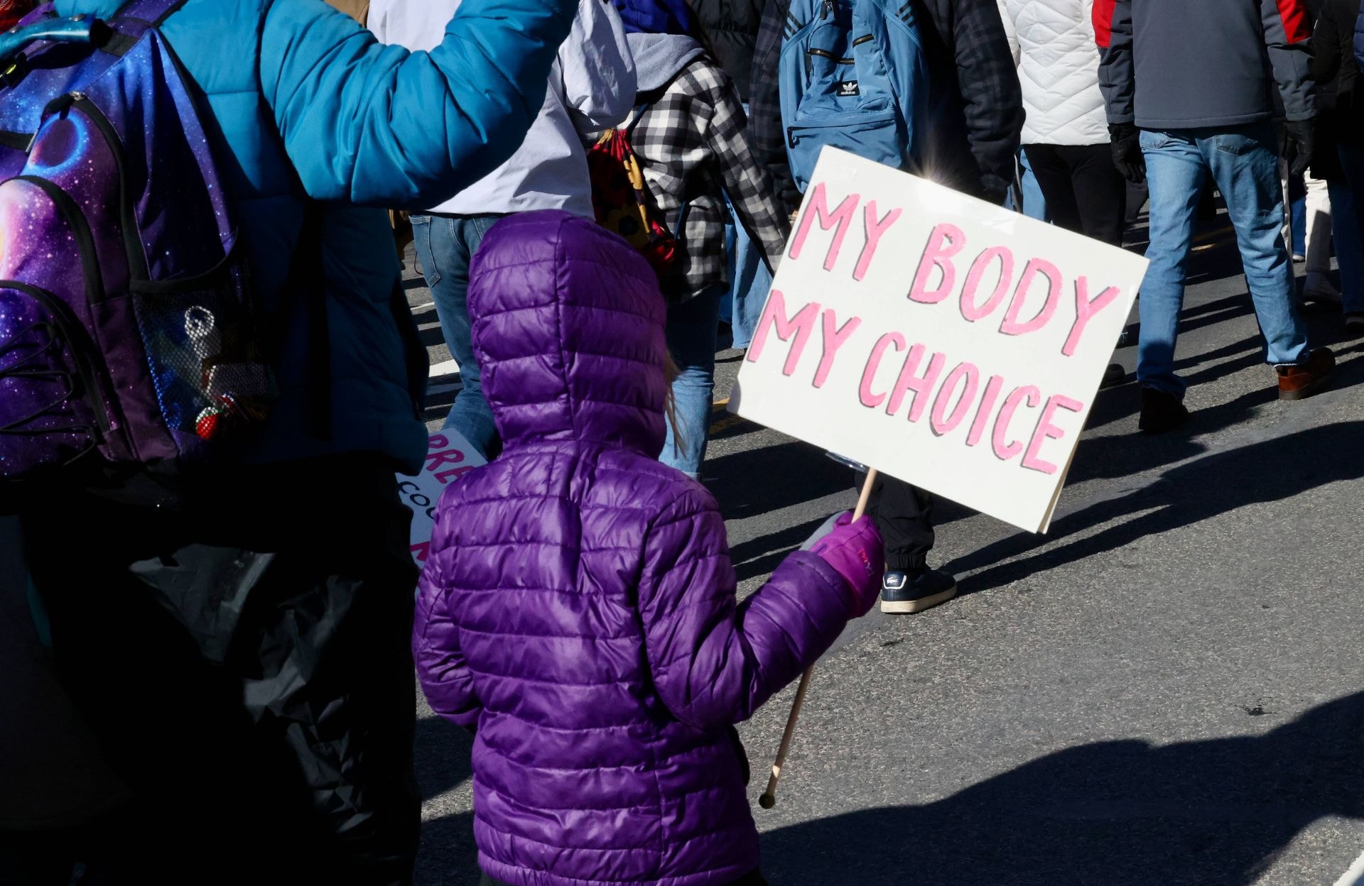 États-Unis : 65 000 femmes ont dû poursuivre leur grossesse après un viol dans les états interdisant l’avortement