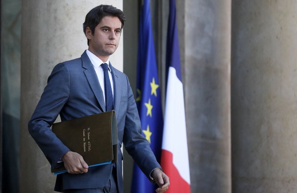 Elisabeth Borne fait un bilan critique sur l’égalité hommes-femmes lors de sa passation de pouvoir avec Gabriel Attal