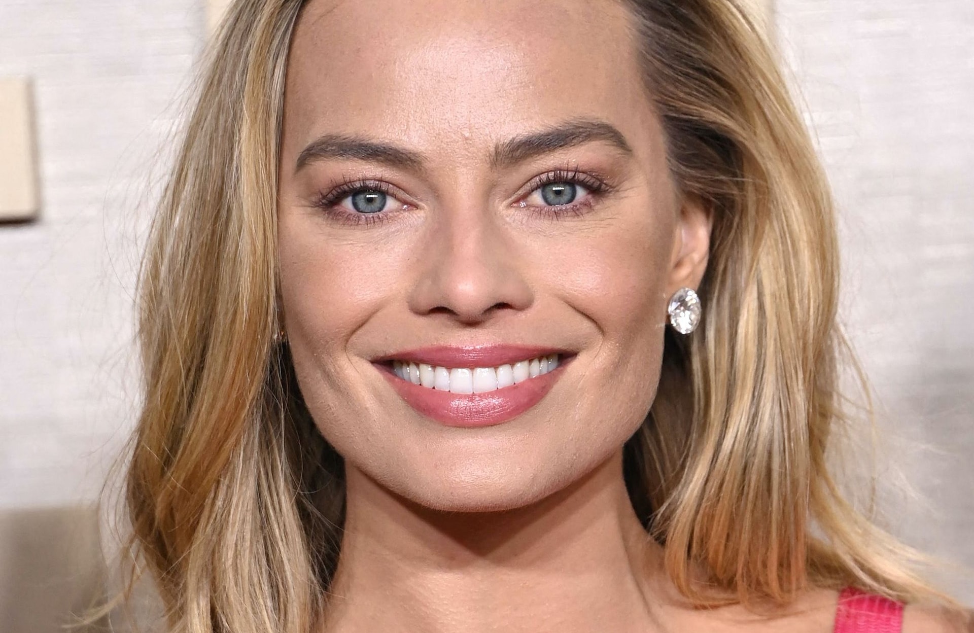 Margot Robbie annonce la fin de son cycle Barbie en superstar aux Golden Globes
