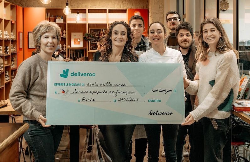 Nina Métayer et Deliveroo offrent un cours de pâtisserie à des familles dans le besoin