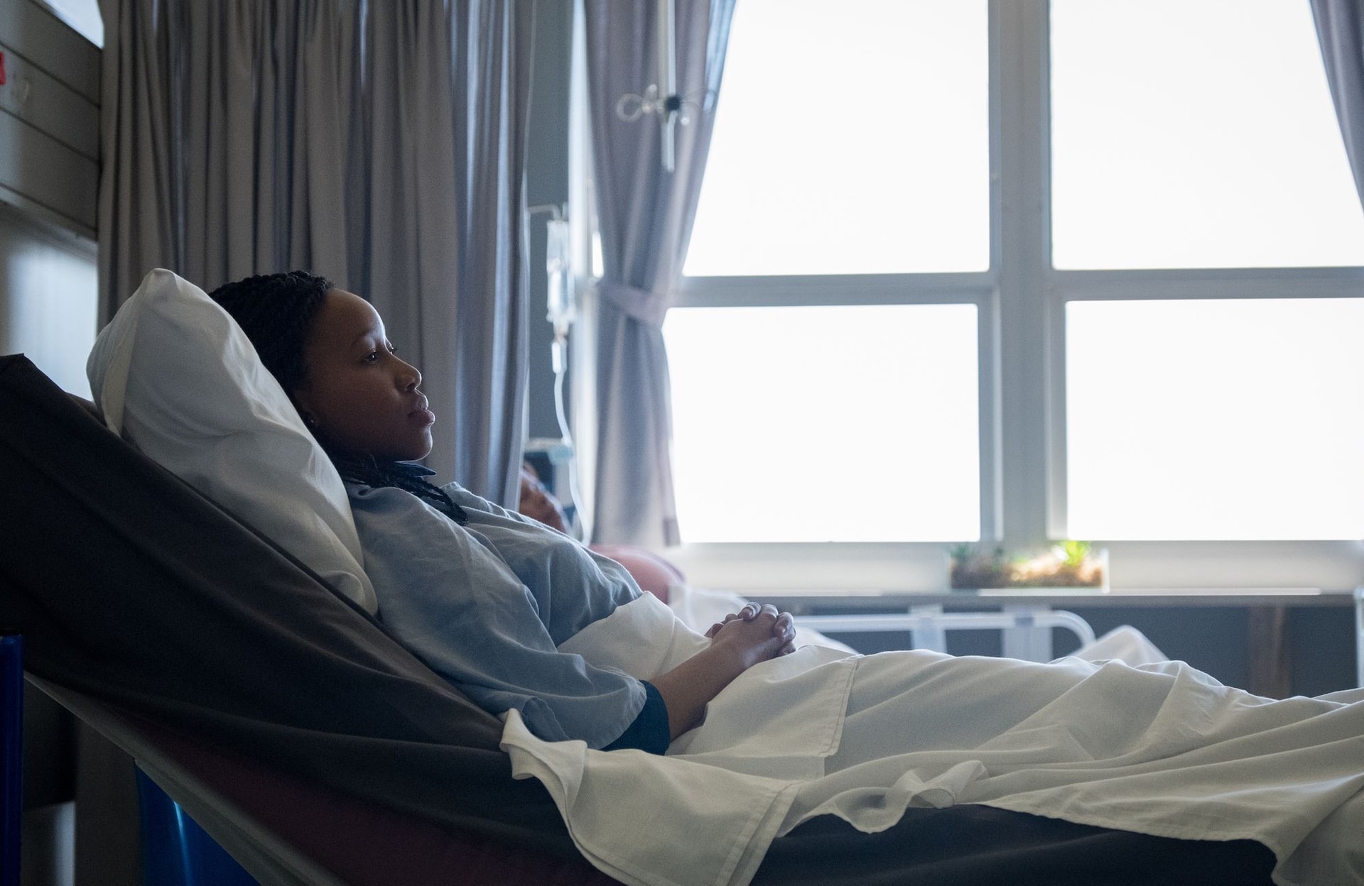 Syndrome méditerranéen : une étude révèle qu’un homme blanc est mieux pris en charge aux urgences qu’une femme noire