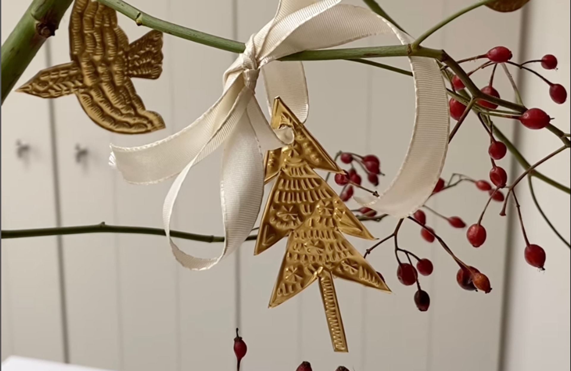 Technique du métal repoussé : voici comment réaliser la décoration la plus en vogue du moment