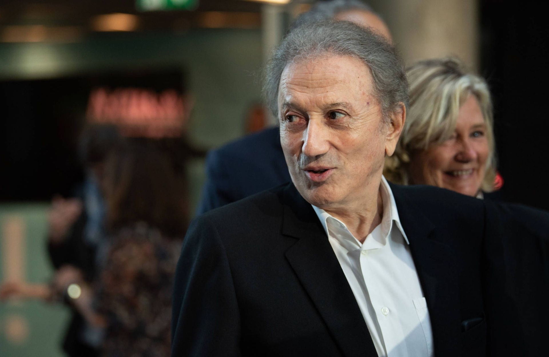 « Vraiment ? » : Michel Drucker remet en question le bien-fondé d’une enquête sur le sexisme dans le journalisme sportif