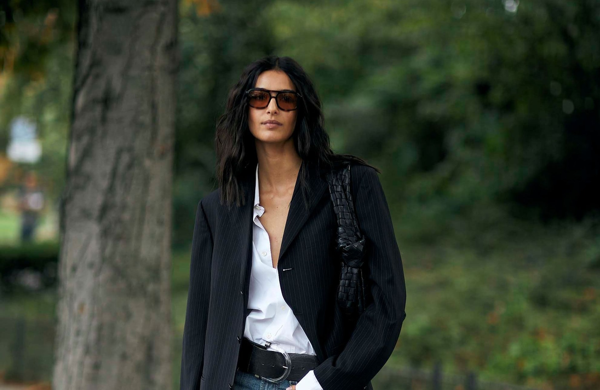 5 jeans que les Parisiennes ne quitteront pas au printemps