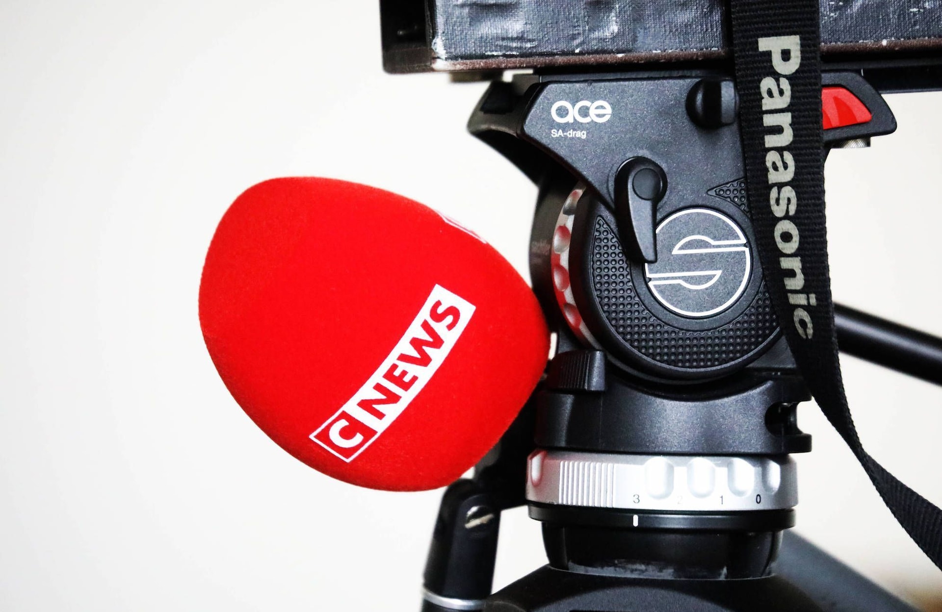 CNews présente « ses excuses » après avoir assimilé l’avortement à une « cause de mortalité »