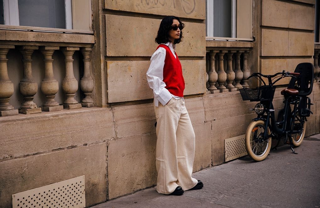 Comment porter le pantalon large avec féminité ?