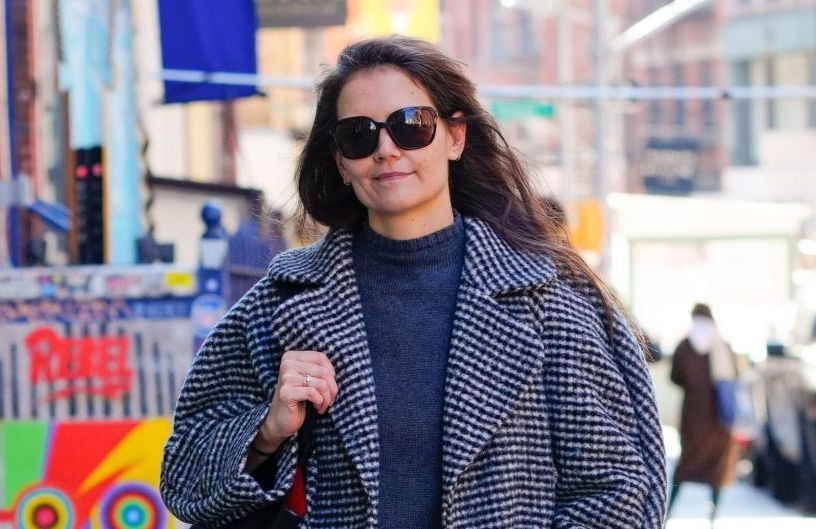 Katie Holmes mise déjà sur le coloris de chaussures tendance du printemps