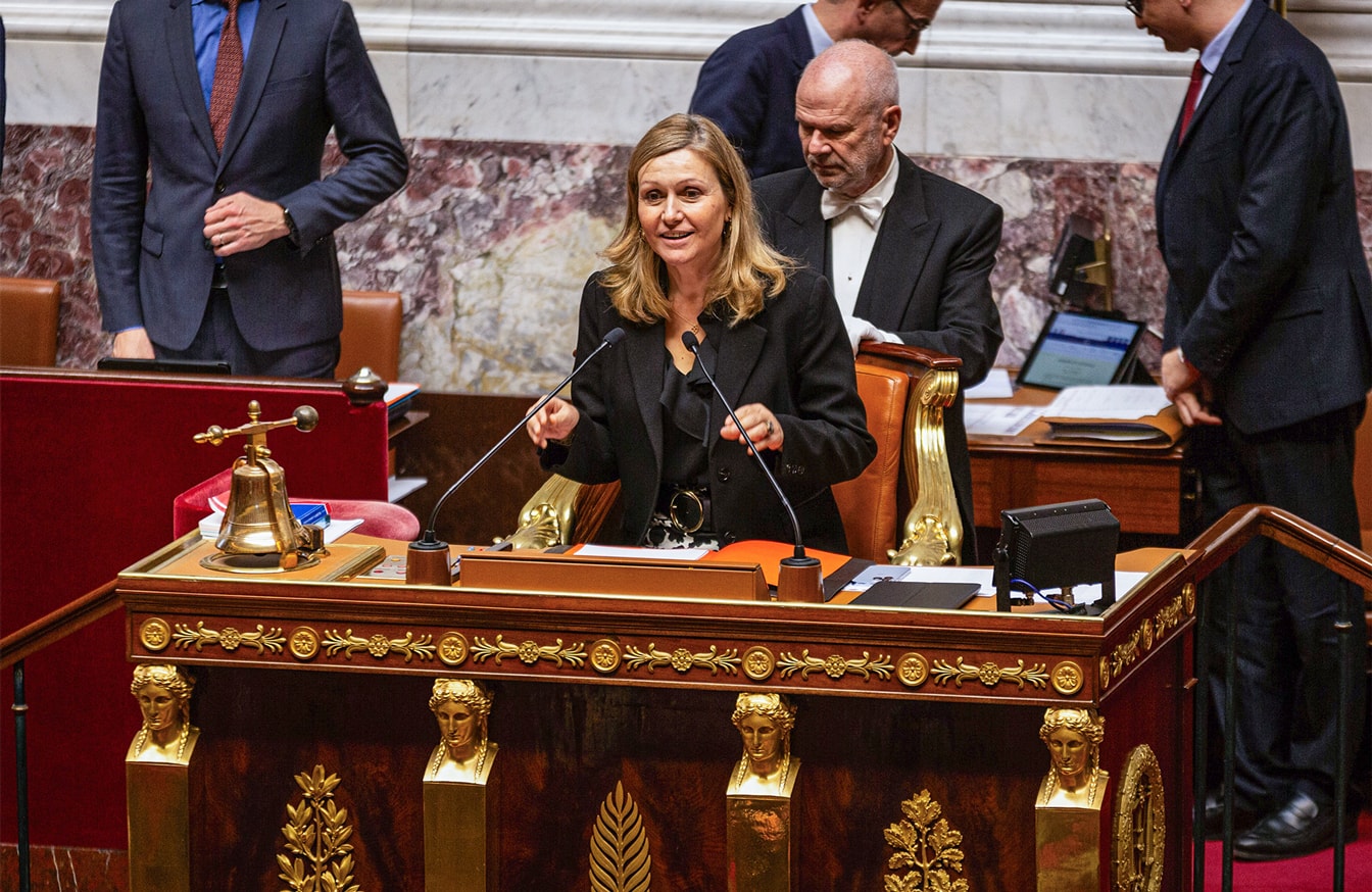 Les Vagues : Yaël Braun Pivet, première présente de l’Assemblée nationale