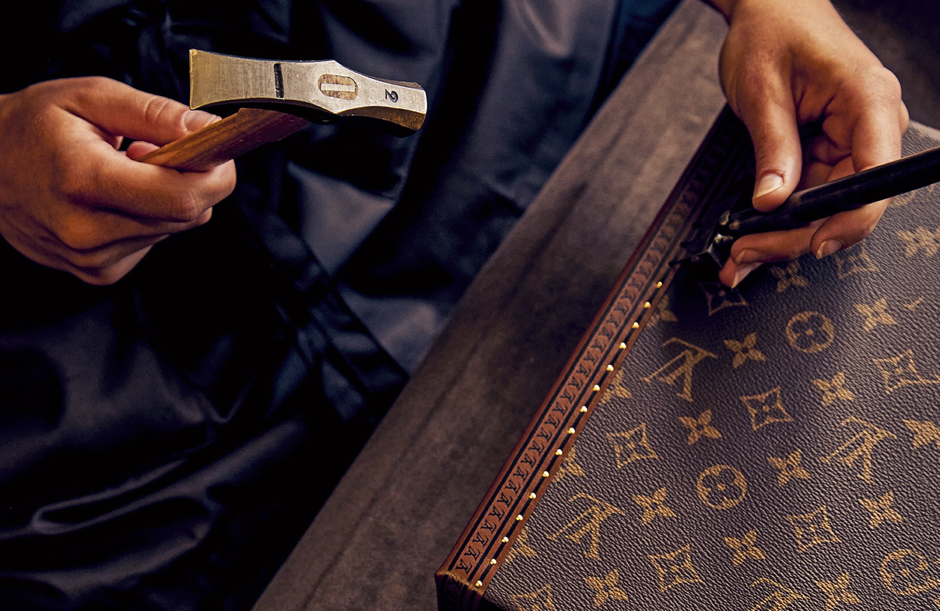 Louis Vuitton : visite des ateliers d’Asnières avec Vesna Pelo Jovanovic, artisane maroquinière