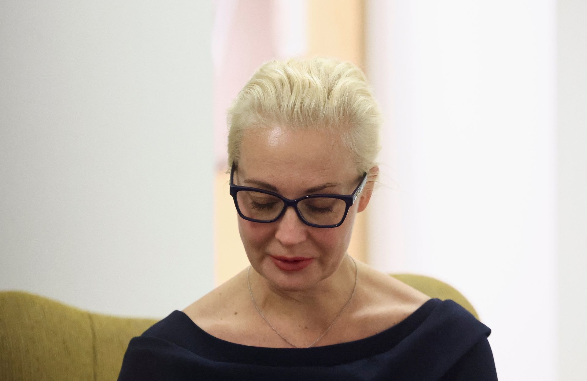 Mort de Navalny : Ioulia Navalnaïa promet de « poursuivre l’œuvre » de son mari